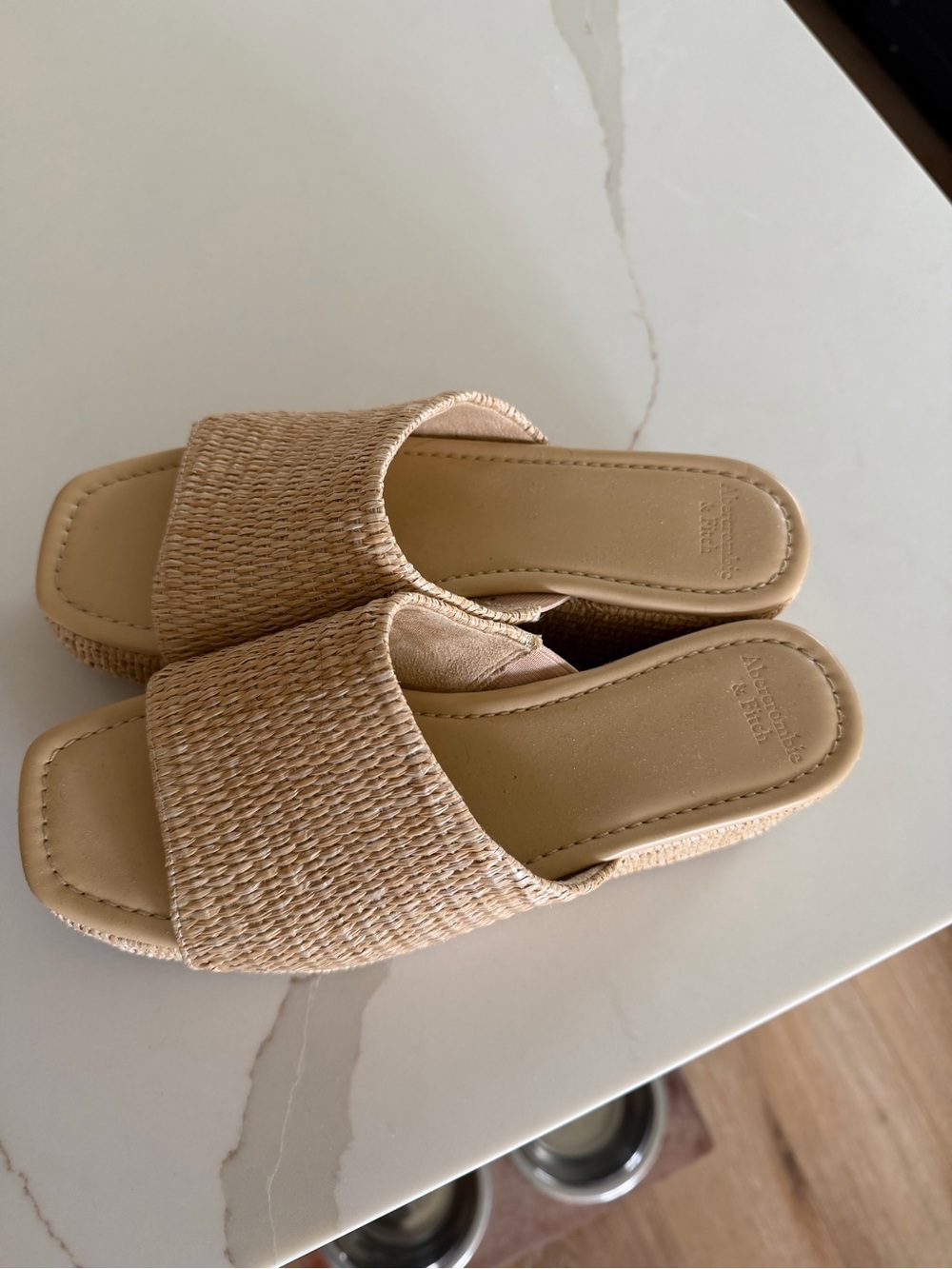 Abercrombie & Fitch Woven Raffia Platform Slides — Beige - Picture 4 of 5